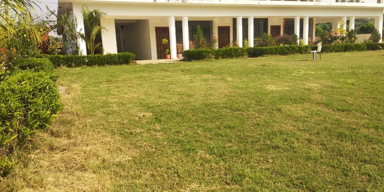 Hotel Radha Rani Mahal Khajurāho Extérieur photo