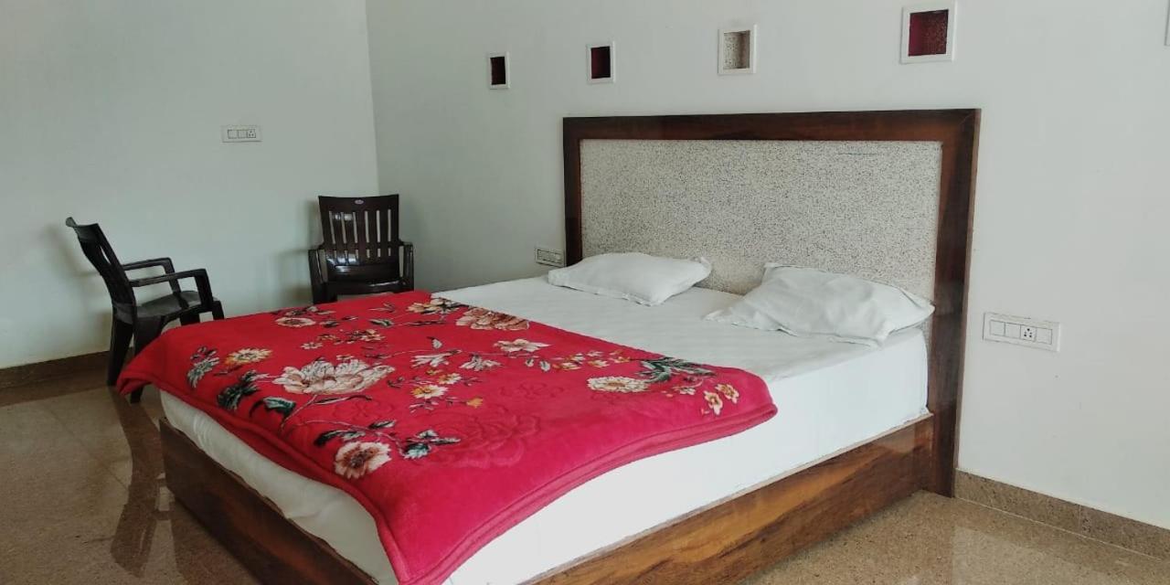 Hotel Radha Rani Mahal Khajurāho Extérieur photo