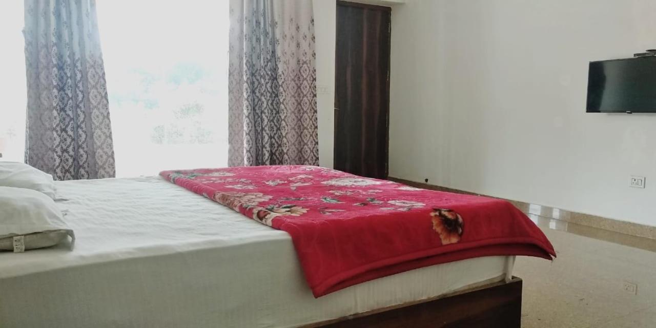 Hotel Radha Rani Mahal Khajurāho Extérieur photo