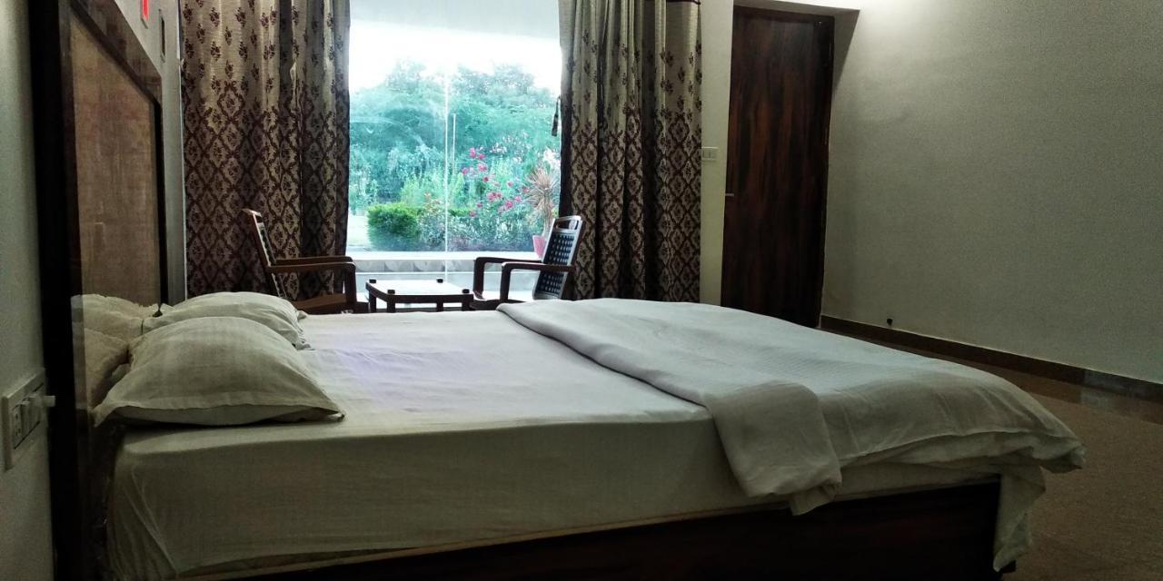 Hotel Radha Rani Mahal Khajurāho Extérieur photo